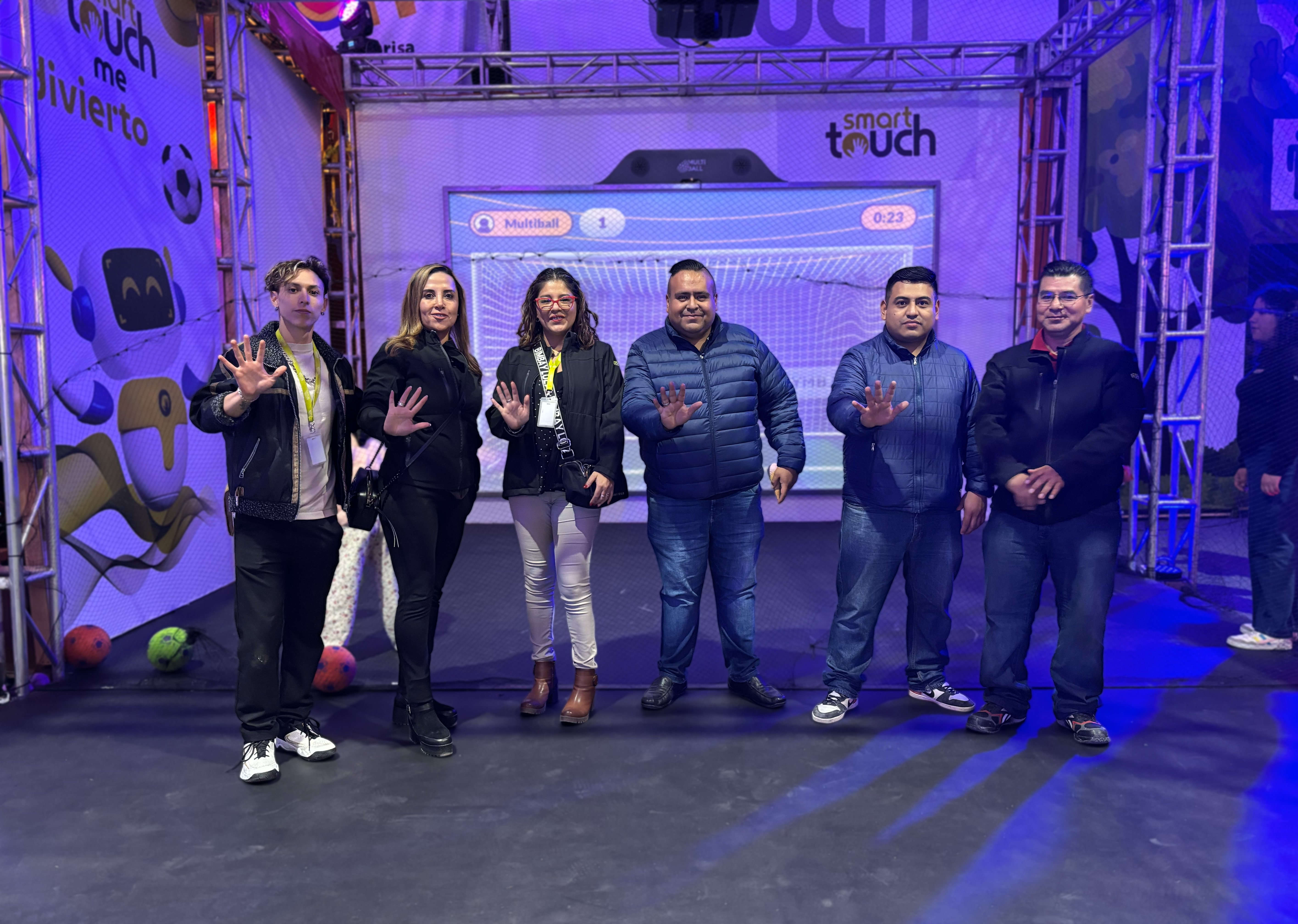 Compartiendo felicidad de manera interactiva: Smart Touch en Juguetón por tercer año consecutivo.✨